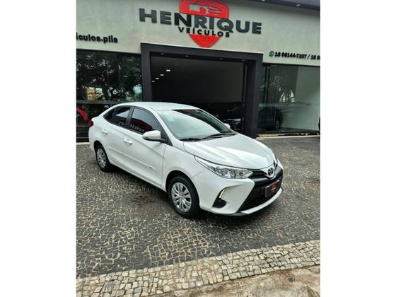 TOYOTA YARIS 1.5 16V FLEX SEDAN XL LIVE MULTIDRIVE TOYOTA YARIS 1.5 16V FLEX SEDAN XL LIVE MULTIDRIVE